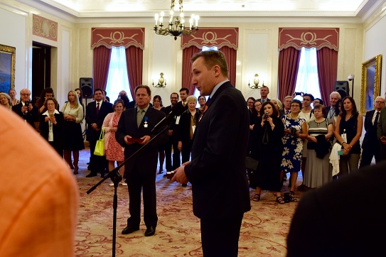 Ceremonia wręczenia wysokich odznaczeń RP dla Forum Dialogu i Friends of the Forum, Pałac Prezydencki, 30 czerwca 2015 Ceremonia wręczenia wysokich odznaczeń RP dla Forum Dialogu i Friends of the Forum, Pałac Prezydencki, 30 czerwca 2015