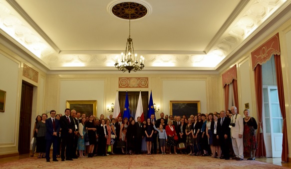 Ceremonia wręczenia wysokich odznaczeń RP dla Forum Dialogu i Friends of the Forum, Pałac Prezydencki, 30 czerwca 2015 Ceremonia wręczenia wysokich odznaczeń RP dla Forum Dialogu i Friends of the Forum, Pałac Prezydencki, 30 czerwca 2015